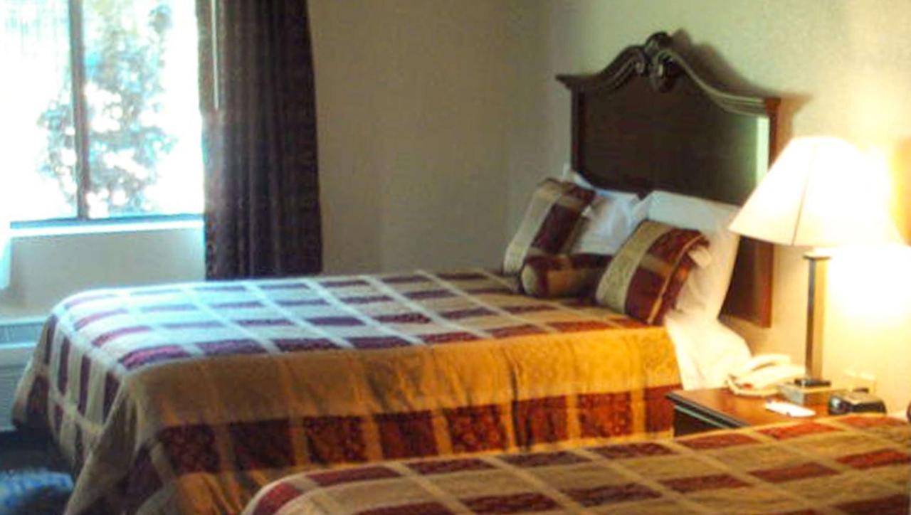 Western Motel Inn And Suites Hazelhurst Hazlehurst Εξωτερικό φωτογραφία